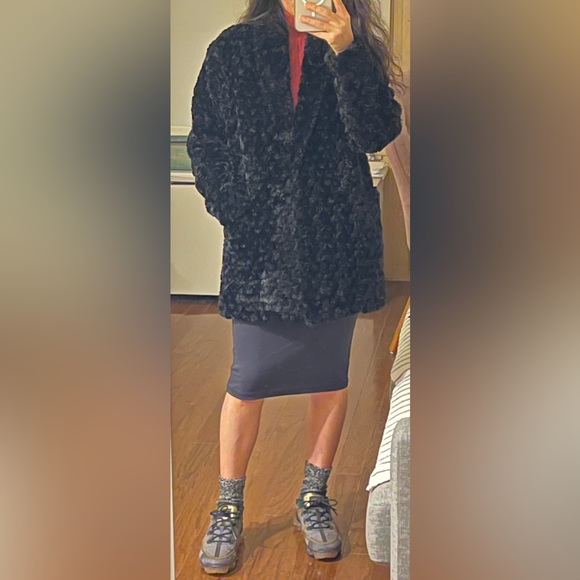 Aritzia Wilfred Free Plush Faux Fur Jacket - Picture 2 of 11